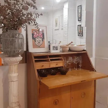 Downtown Loft In A 16th Century Convent アパート *